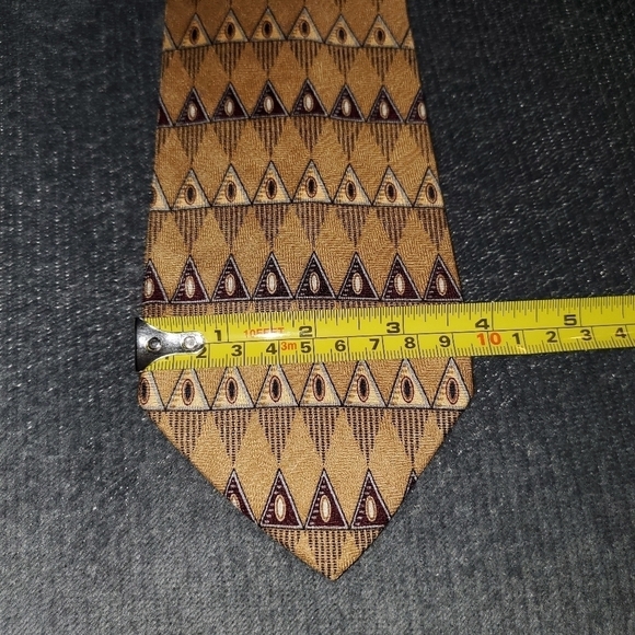 Yellow, Gold Patterned Tie New - Picture 3 of 6